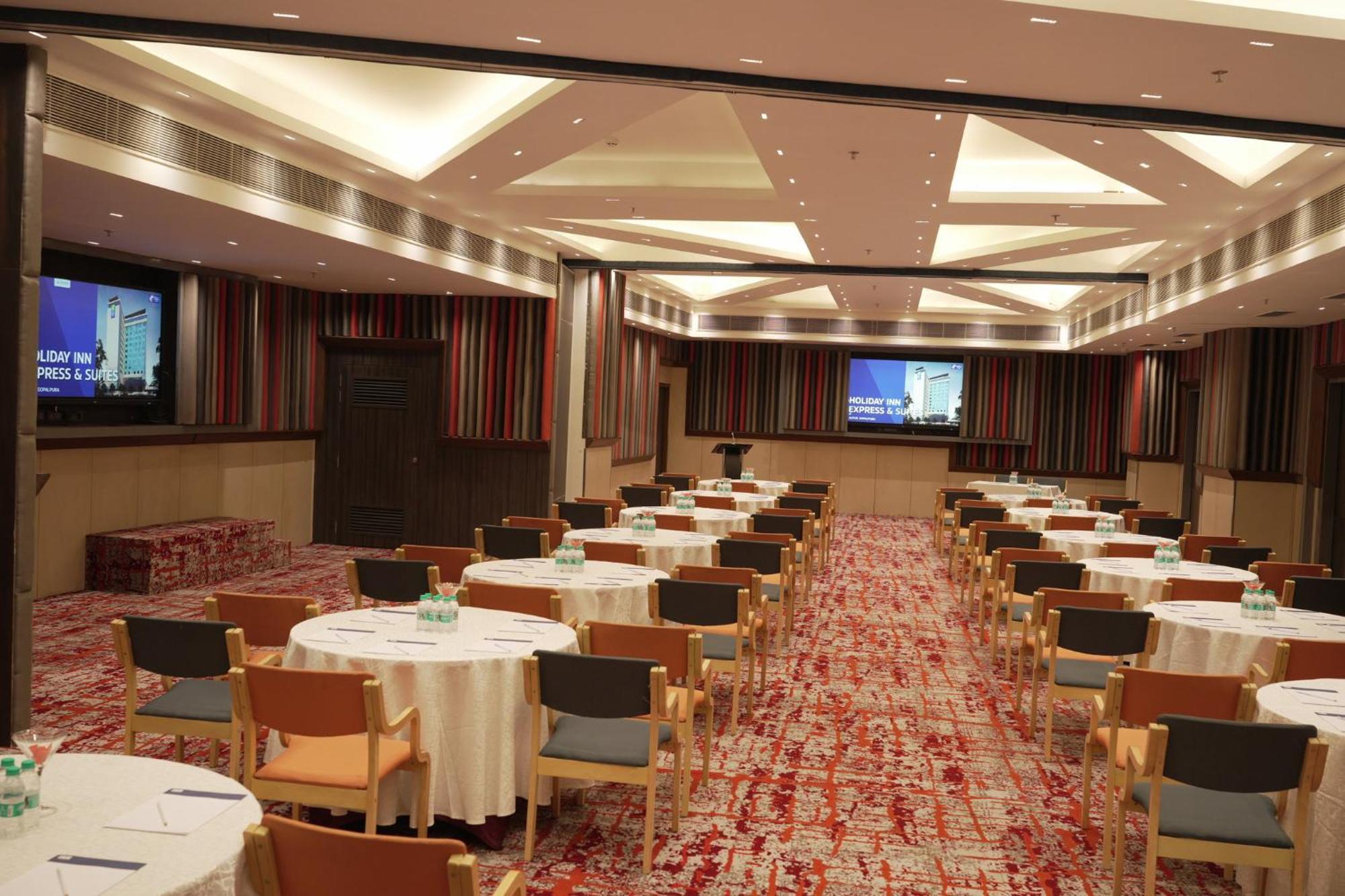 Holiday Inn Express & Suites Jaipur Gopalpura Exterior foto
